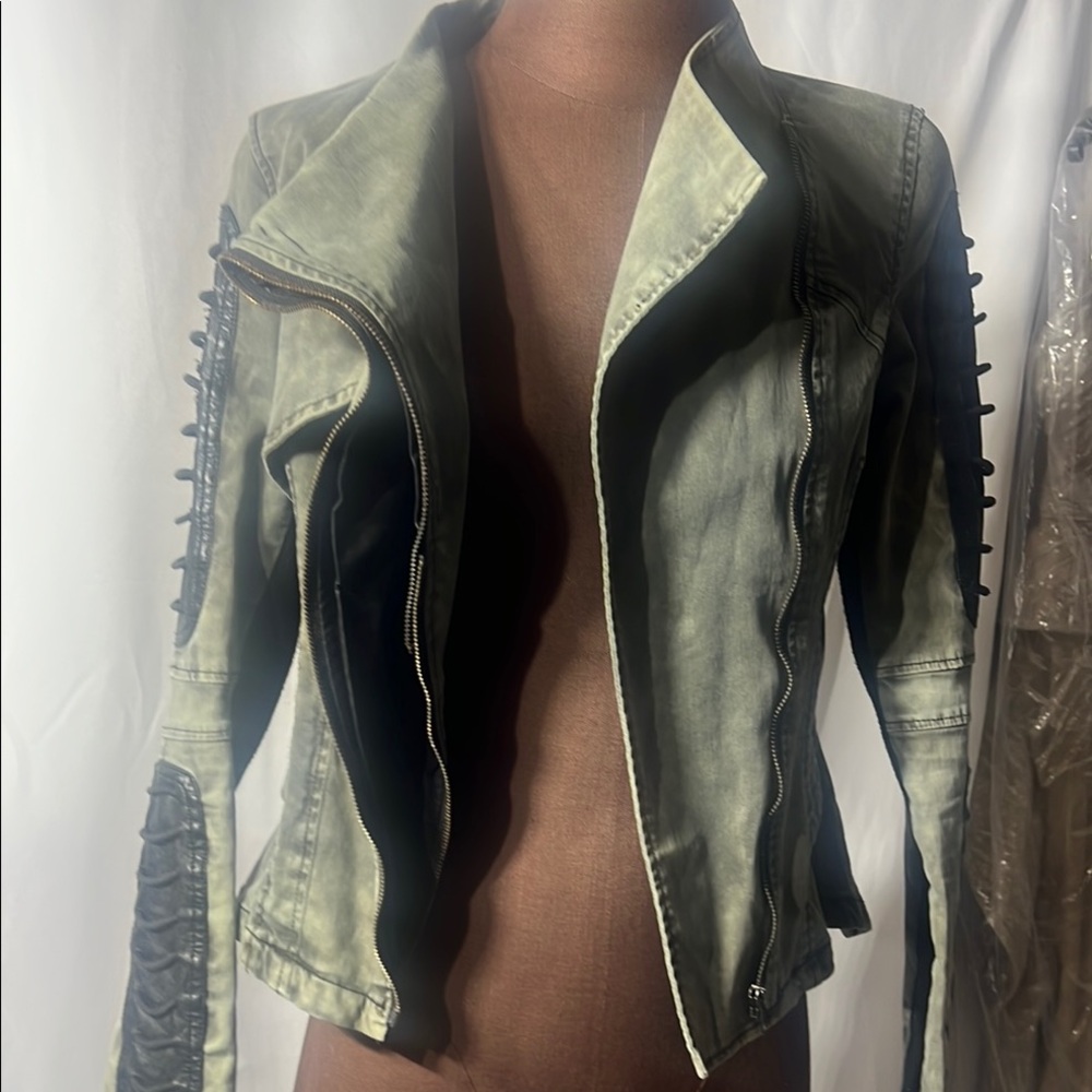 Gracia Fashion Edgy Green and Black Moto Jacket